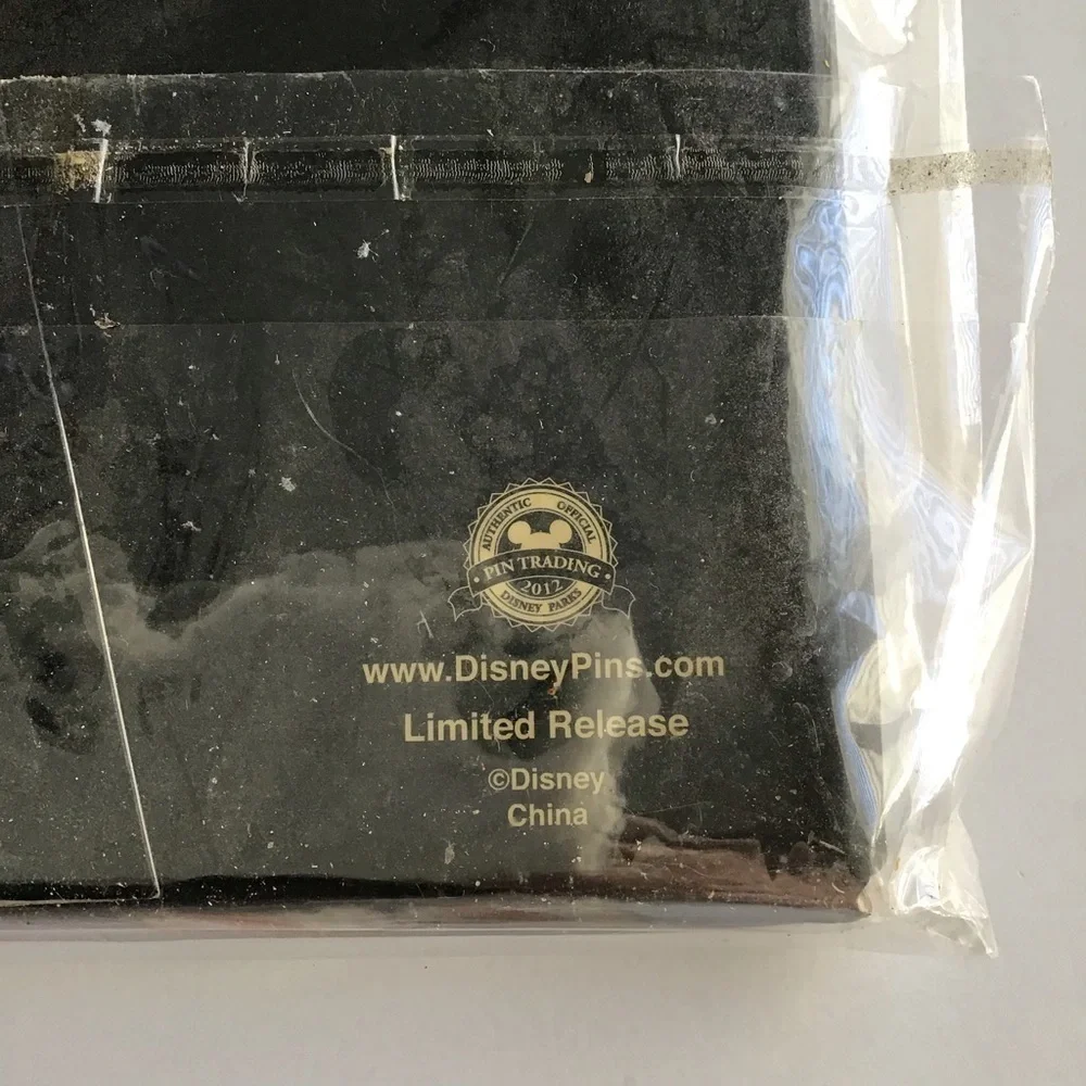 Disney Fantasyland Pin & Litho Magic Kingdom 2012 Grand Opening Cast Member NEW - Picture 11 of 13